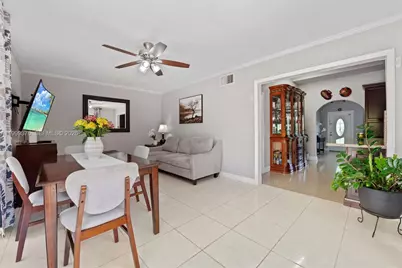 911 SW 51st Ave, Plantation, FL 33317 - Photo 12
