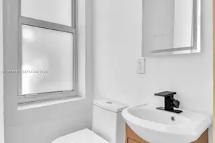709 SW 4th Ct, Fort Lauderdale, FL 33315 - Photo 22