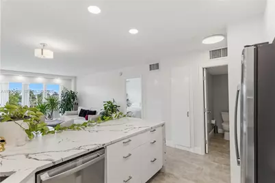 340 Sunset Dr #407, Fort Lauderdale, FL 33301 - Photo 12