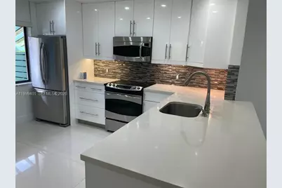 454 Lakeview Dr #2, Weston, FL 33326 - Photo 4