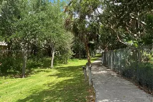 1855 NE 121st St, North Miami, FL 33181 - Photo 32
