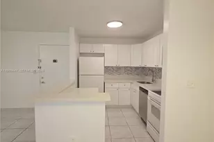 823 NE 199th St, Miami, FL 33179 - Photo 4