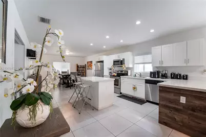 2346 NW 81st Ter, Miami, FL 33147 - Photo 6