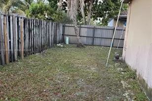 6993 W 5th Ct, Hialeah, FL 33014 - Photo 6