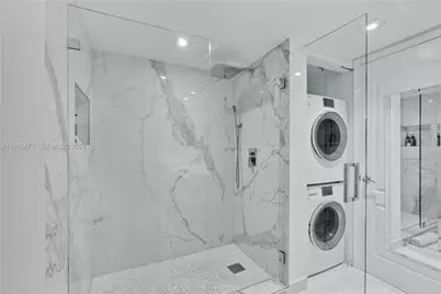 1200 Brickell Bay Dr #2017, Miami, FL 33131 - Photo 4
