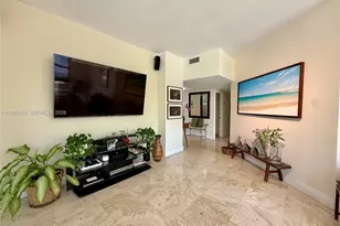 1121 Crandon Blvd, Key Biscayne, FL 33149 - Photo 10