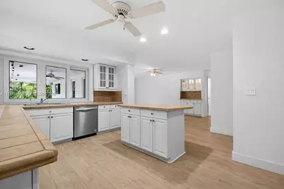 8400 SW 178th St, Palmetto Bay, FL 33157 - Photo 12