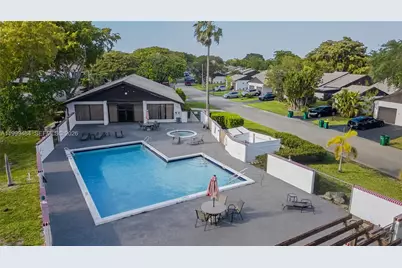 6445 W Pinehurst Cir W #D25, Tamarac, FL 33321 - Photo 30