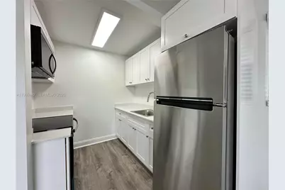 2325 Arthur St #9, Hollywood, FL 33020 - Photo 6