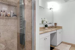 4775 Collins Ave, Miami Beach, FL 33140 - Photo 16