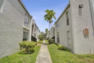 4511 Treehouse Ln, Tamarac, FL 33319 - Photo 2