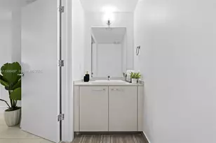 1010 Brickell Ave, Miami, FL 33131 - Photo 4