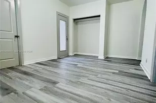 442 SW 10th Ave, Miami, FL 33130 - Photo 2