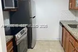 301 SW 135th Ave, Pembroke Pines, FL 33027 - Photo 4