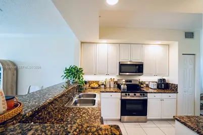 26 Royal Palm Way #304, Boca Raton, FL 33432 - Photo 8