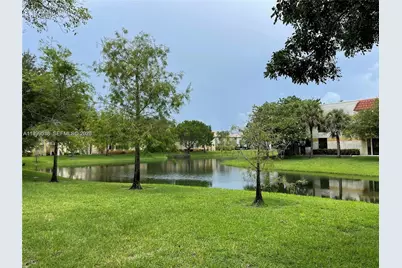 4725 SW 62nd Ave #103, Davie, FL 33314 - Photo 20