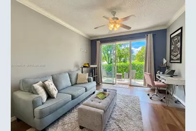 26 Royal Palm Way #201, Boca Raton, FL 33432 - Photo 2