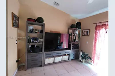 7736 NW 197 Ln, Hialeah, FL 33015 - Photo 6
