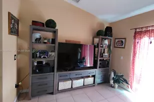 7736 NW 197th Ln, Hialeah, FL 33015 - Photo 6