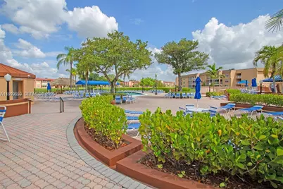 8901 Sunrise Lakes Blvd #204, Sunrise, FL 33322 - Photo 30