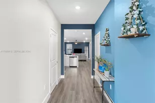 110 SW 171st Wy, Pembroke Pines, FL 33027 - Photo 4