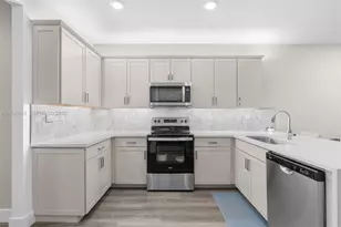 110 SW 171st Wy, Pembroke Pines, FL 33027 - Photo 12