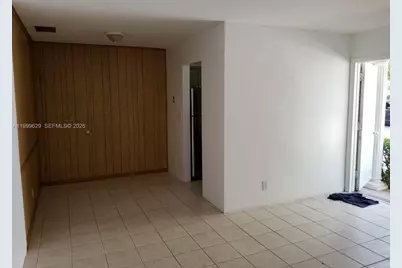 701 NW 1st St #19, Hallandale Beach, FL 33009 - Photo 2