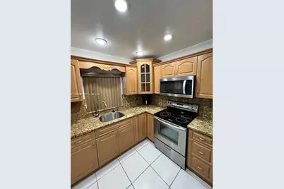 2540 W 67th Pl #204-28, Hialeah, FL 33016 - Photo 2
