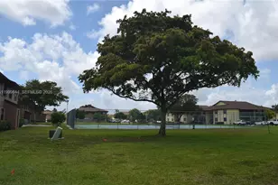 10013 Winding Lake Rd, Sunrise, FL 33351 - Photo 4