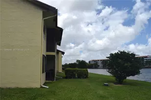 10013 Winding Lake Rd, Sunrise, FL 33351 - Photo 6