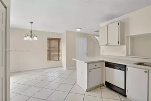 10845 NW 8th St, Pembroke Pines, FL 33026 - Photo 12