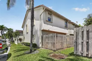 10845 NW 8th St, Pembroke Pines, FL 33026 - Photo 32