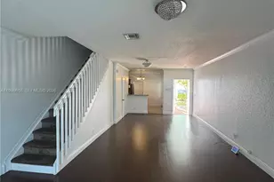 7659 Tamarac Island Cir, Tamarac, FL 33321 - Photo 4