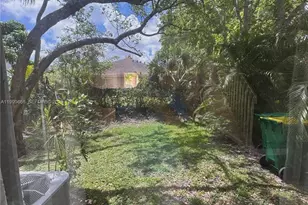 7659 Tamarac Island Cir, Tamarac, FL 33321 - Photo 24