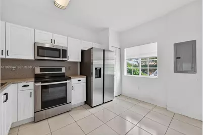 7802 Catalina Cir, Tamarac, FL 33321 - Photo 4