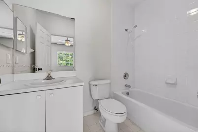 7802 Catalina Cir, Tamarac, FL 33321 - Photo 14
