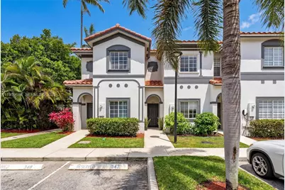 7802 Catalina Cir, Tamarac, FL 33321 - Photo 2
