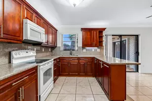 8107 SW 23rd Ct, North Lauderdale, FL 33068 - Photo 4