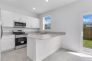 2661 SE 28th St, Homestead, FL 33035 - Photo 12