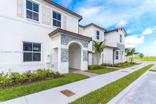 2661 SE 28th St, Homestead, FL 33035 - Photo 2