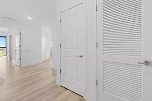 101 Diplomat Pkwy, Hallandale Beach, FL 33009 - Photo 18