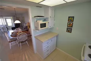 2672 E Emory Dr, West Palm Beach, FL 33415 - Photo 10