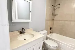 8428 NW 103rd St, Hialeah Gardens, FL 33016 - Photo 18