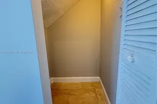 8428 NW 103rd St, Hialeah Gardens, FL 33016 - Photo 30