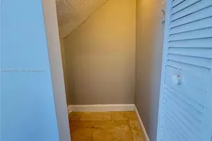 8428 NW 103rd St, Hialeah Gardens, FL 33016 - Photo 36