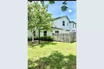 133 SE 28 #8, Homestead, FL 33033 - Photo 2