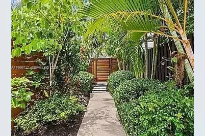 808 NE 17th Way #2, Fort Lauderdale, FL 33304 - Photo 18