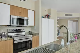 17555 Atlantic Blvd, Sunny Isles Beach, FL 33160 - Photo 12