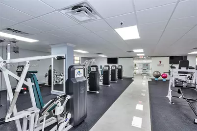 600 Parkview Dr #223, Hallandale Beach, FL 33009 - Photo 12