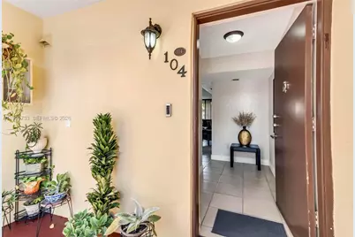 9210 Fontainebleau Blvd #104, Miami, FL 33172 - Photo 4